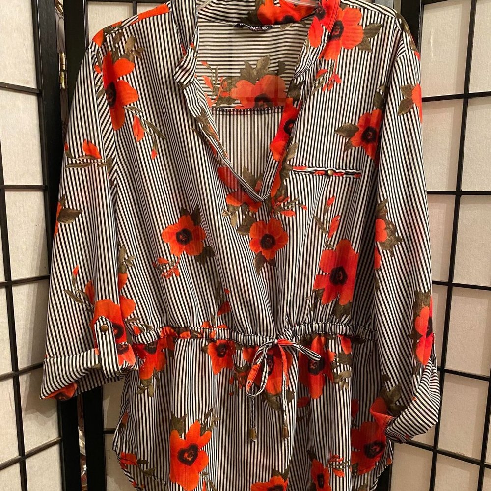 EUC Indulge in Style Floral Striped Top 2X